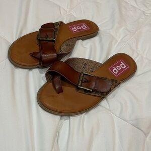 NWOT POP Brown Leather Buckle Toe-Loop Sandals size 6.5M